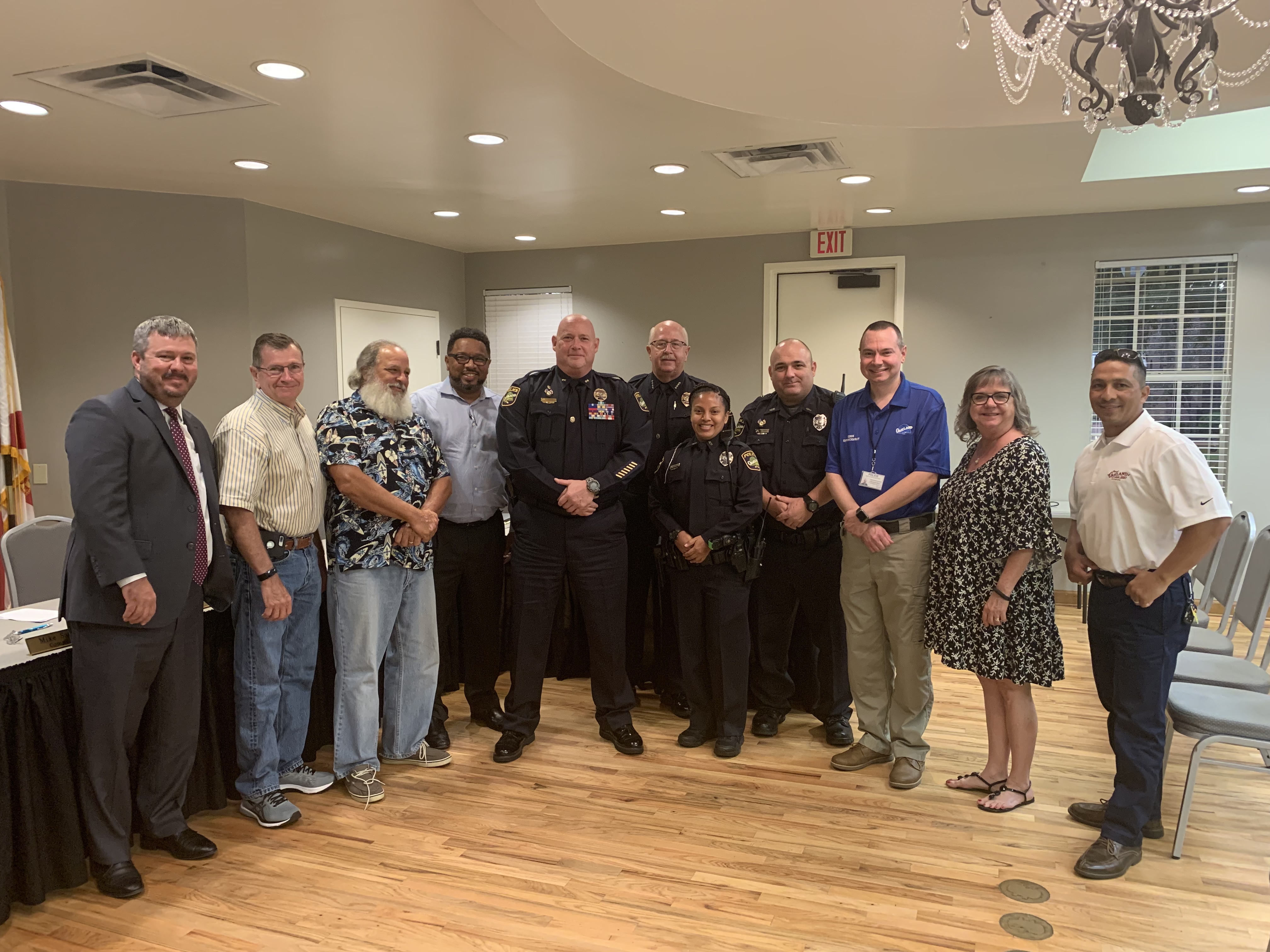 Town Commission with new PD employees 090919